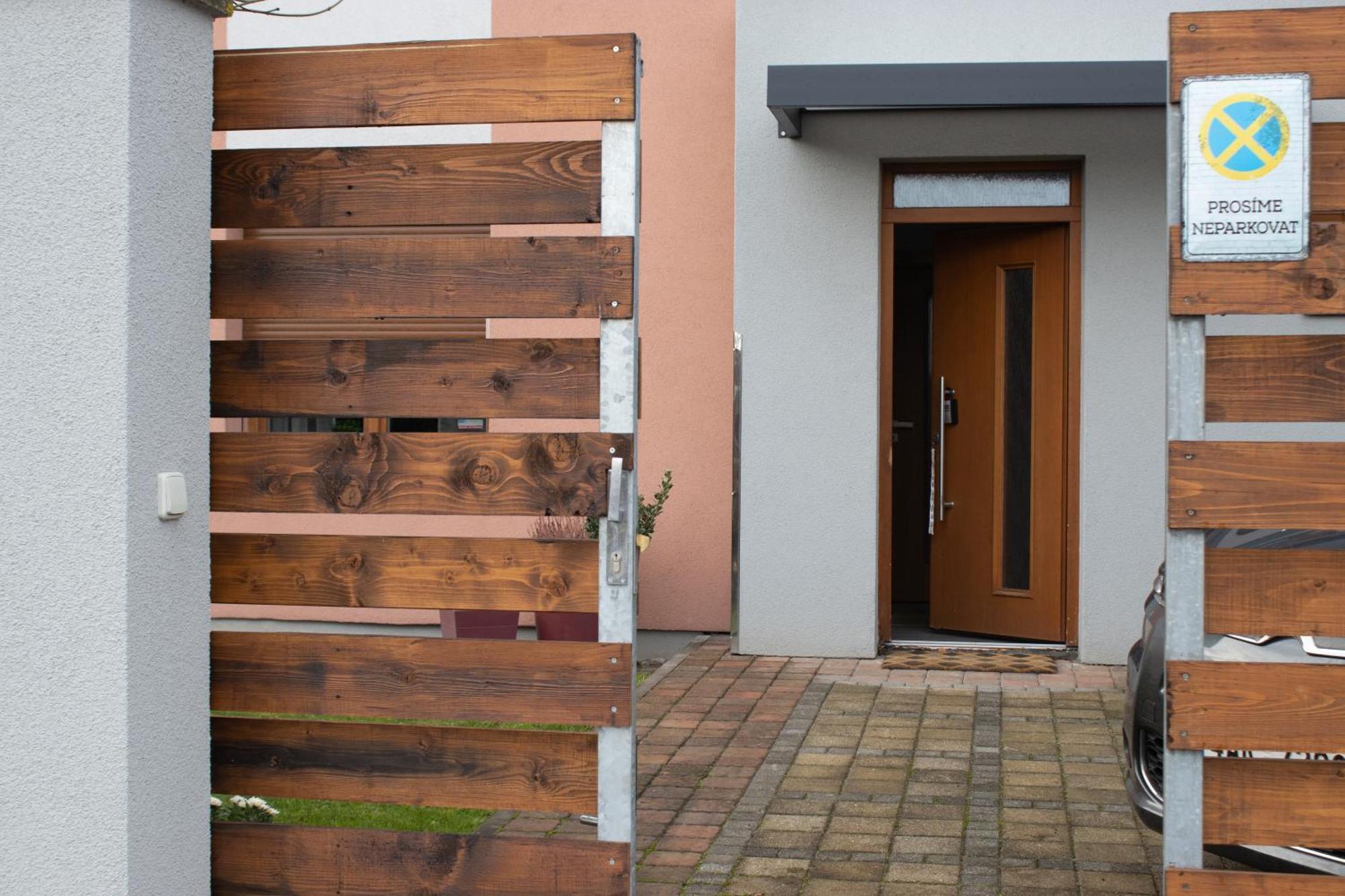 Apartman U Lesa Nove Jirny Exterior photo